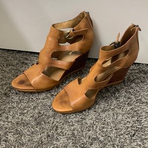 Trask size 9 brown leather strappy wedges with back zip